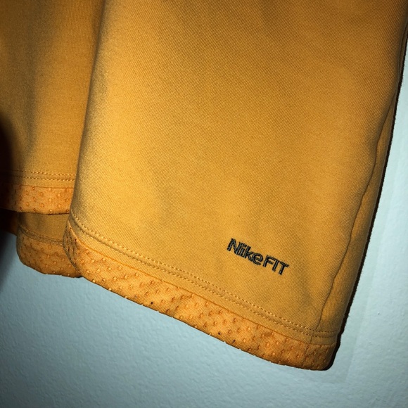 Nike - Picture 5 of 6